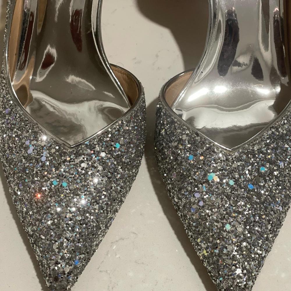 Silver Sparkly Badgley Mishka. US 9 Perfect  wedding shoe or special occasion.